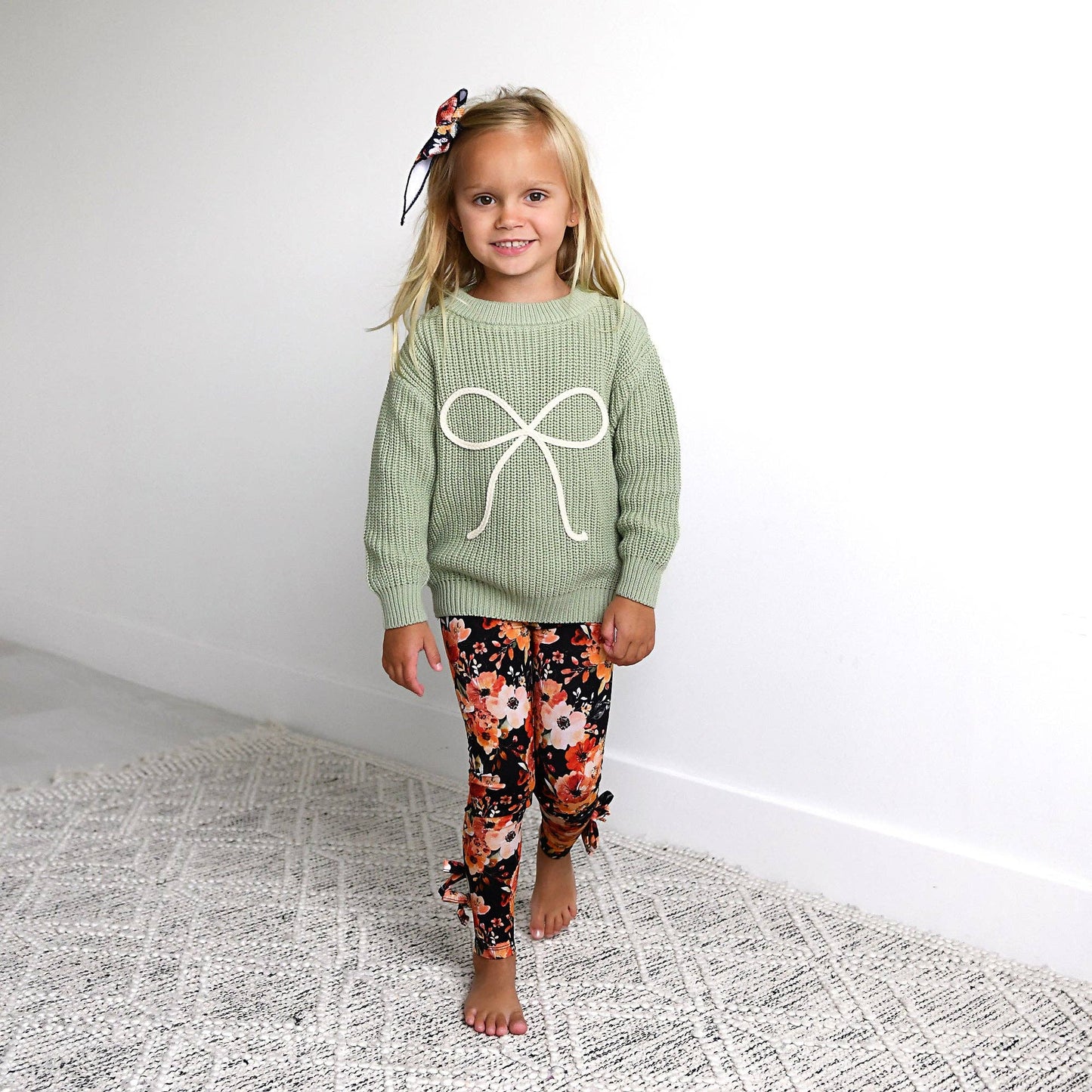 Green Bow SWEATER