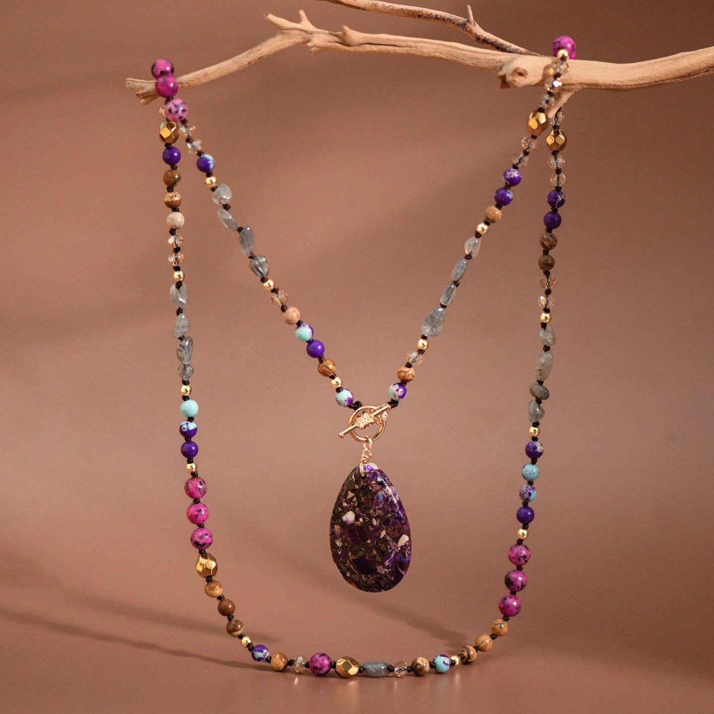 Natural Stone Bead Necklace with Stone Pendant