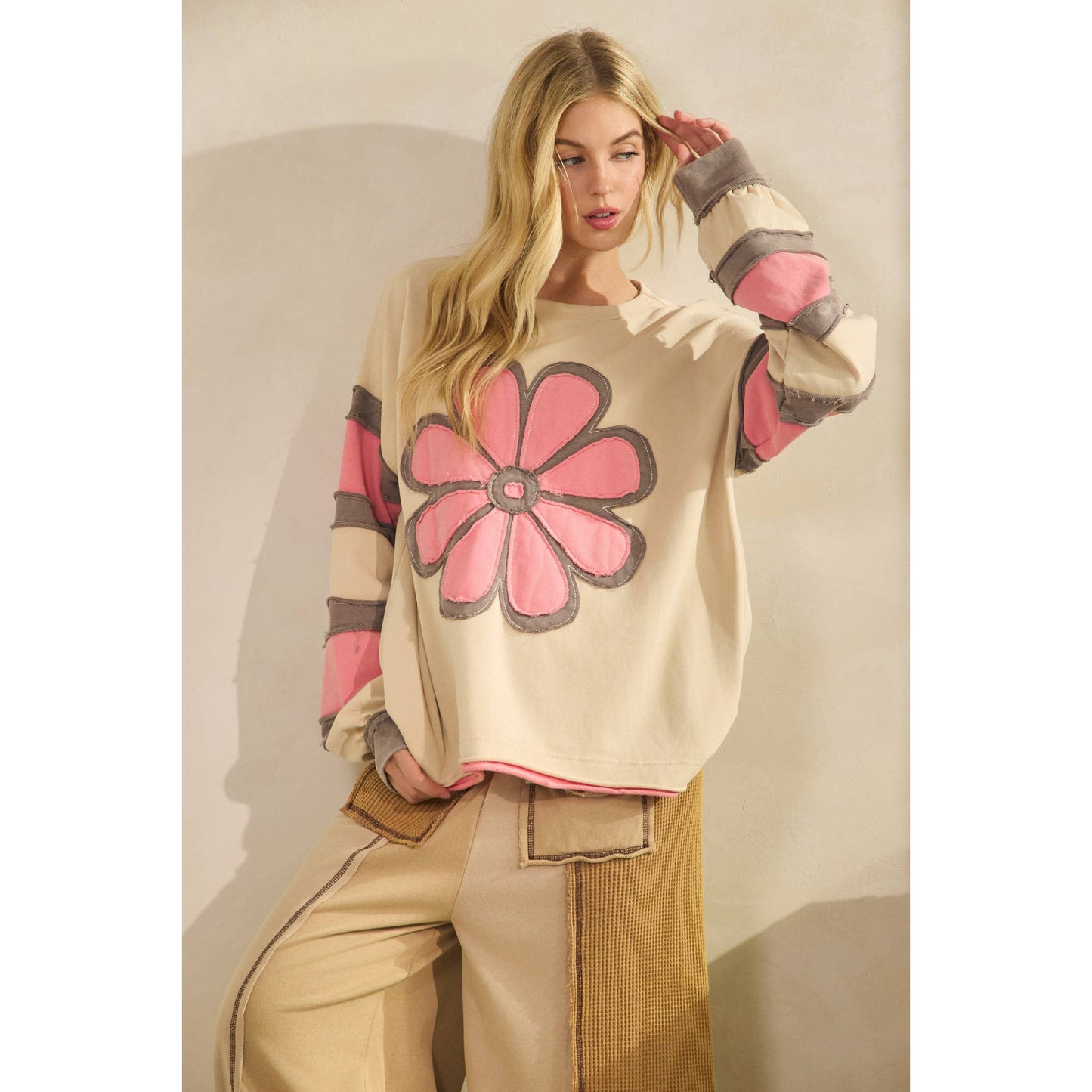 GROOVY BLOOM PULLOVER