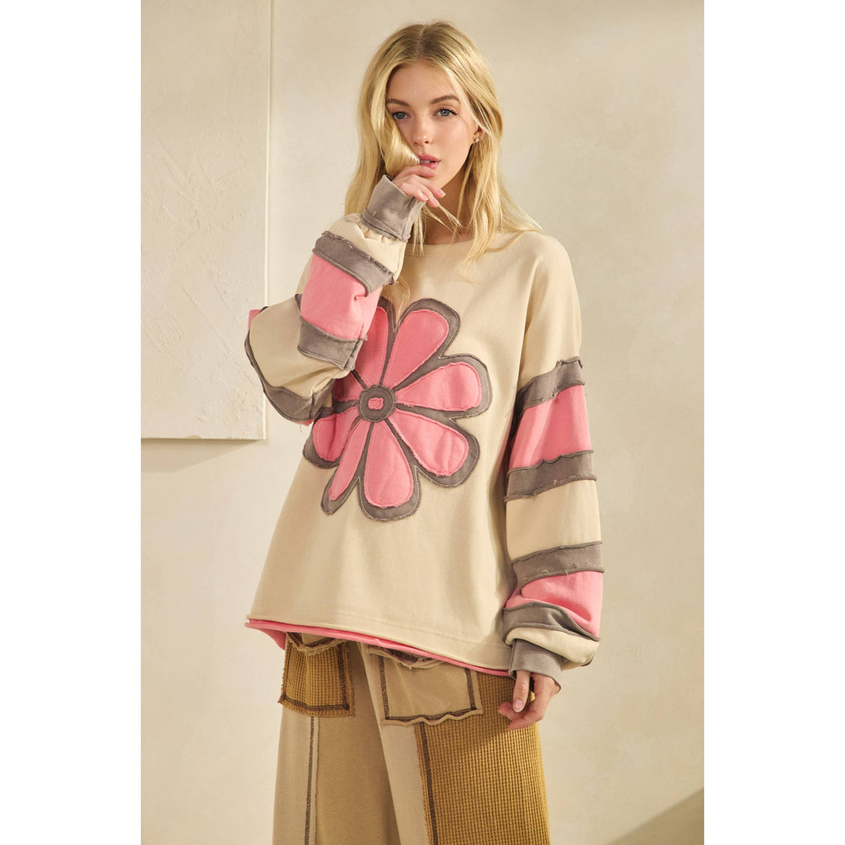 GROOVY BLOOM PULLOVER
