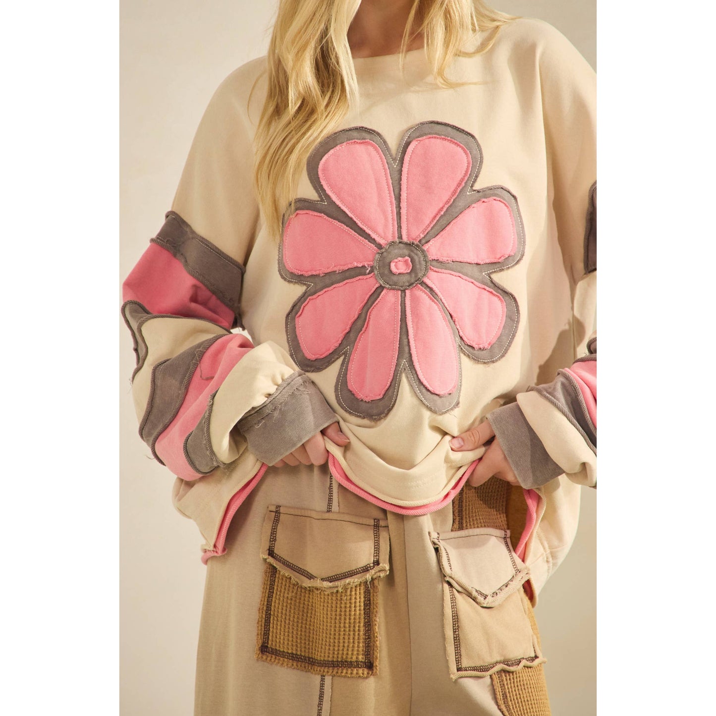 GROOVY BLOOM PULLOVER