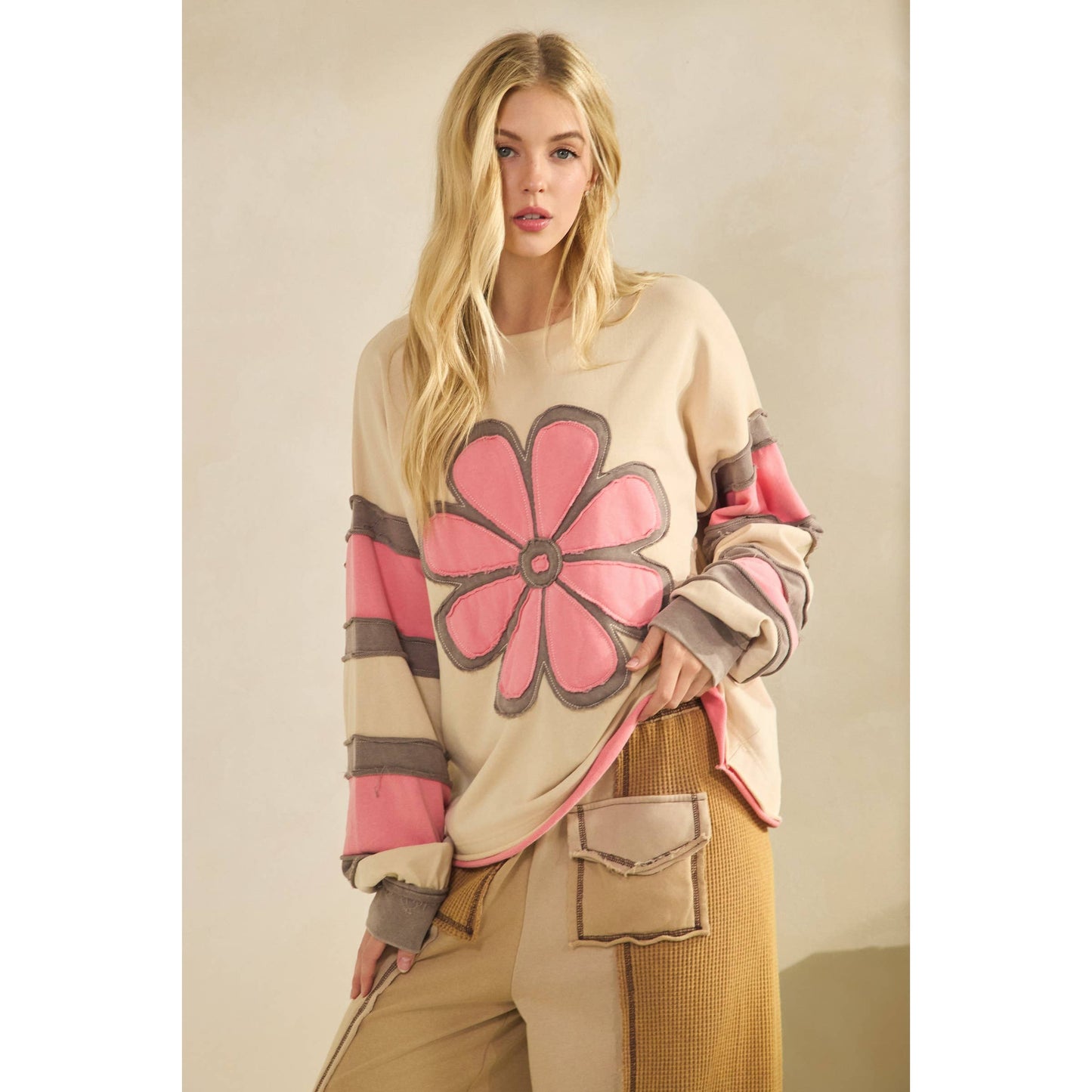 GROOVY BLOOM PULLOVER