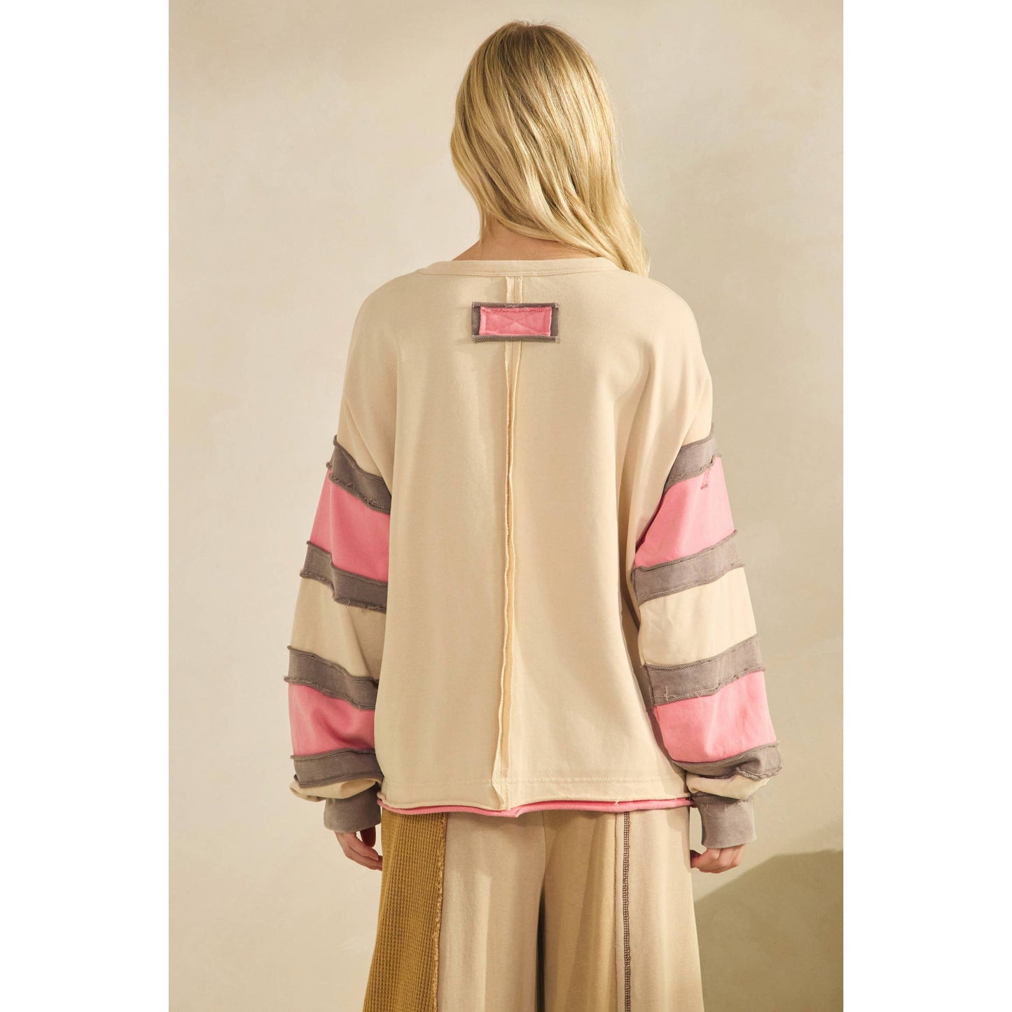 GROOVY BLOOM PULLOVER