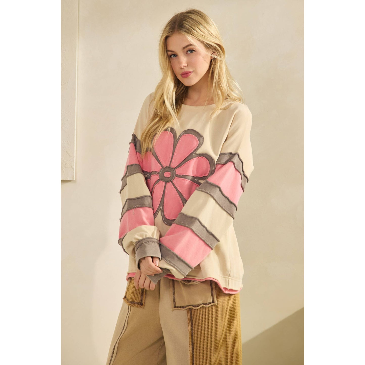 GROOVY BLOOM PULLOVER